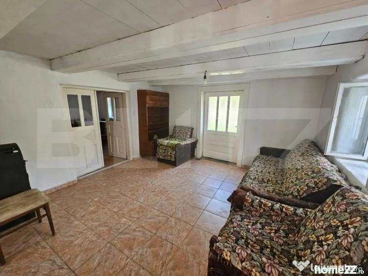 Casă cu 3 camere cu Teren 2800 Mp în Întregalde