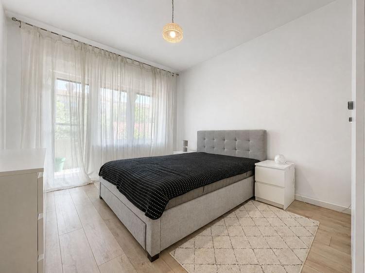 Apartament cu 3 camere decomandat, mobilat în Complex Studențesc