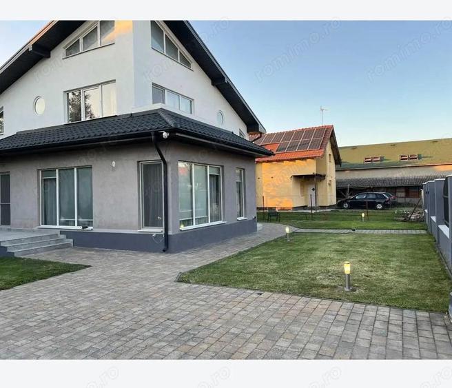 Casă cu 5 camere cu Teren 450 Mp în Sângeorgiu de Mureș