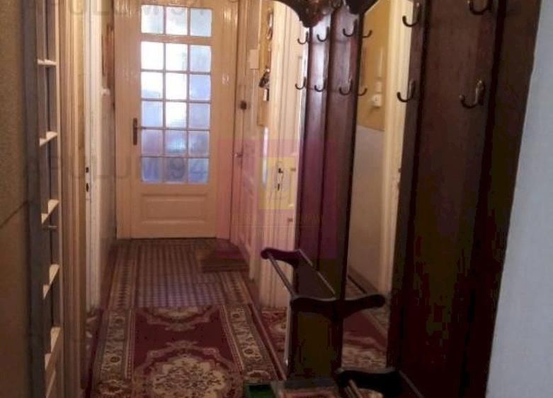 Apartament cu 7 camere decomandat, mobilat în Plevnei