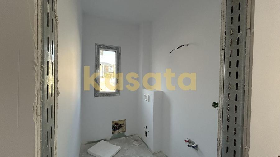 Duplex cu 4 camere cu Canalizare în Balotești