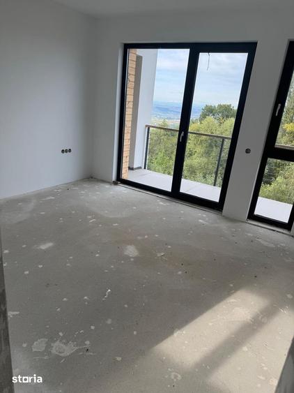Casă cu 6 camere cu Teren 392 Mp în Feleacu