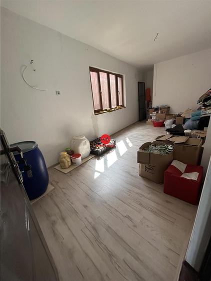 Casă cu 4 camere cu Teren 555 Mp în Eforie