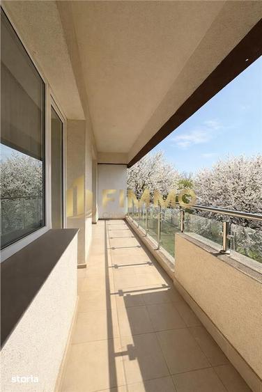 Apartament cu 3 camere decomandat în Sud