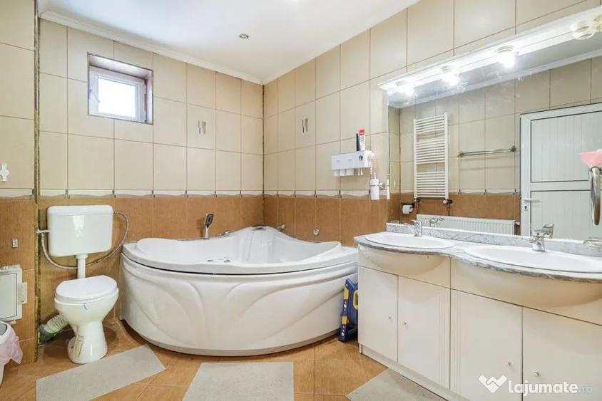 Casă cu 4 camere cu Teren 156 Mp în Apărătorii Patriei