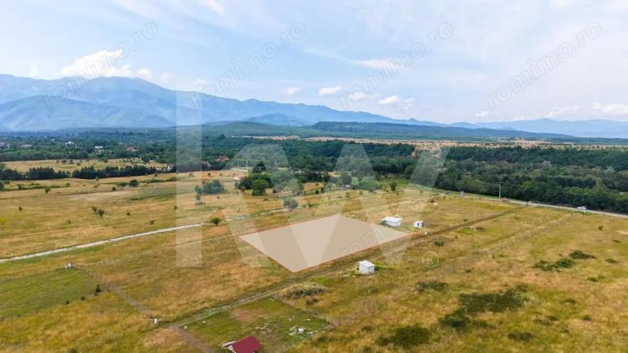 Teren cu priveli?te spectaculoasa spre Mun?ii Fagara?- Valea Avrigului - 6