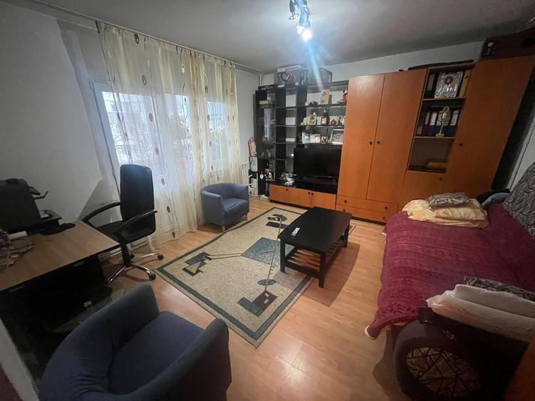 Apartament cu 2 camere decomandat în Drumul Taberei
