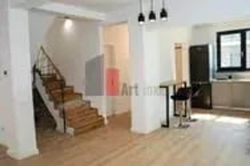 Casă cu 3 camere cu Teren 250 Mp în Central