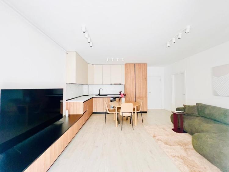Apartament cu 2 camere semidecomandat, mobilat în Pipera