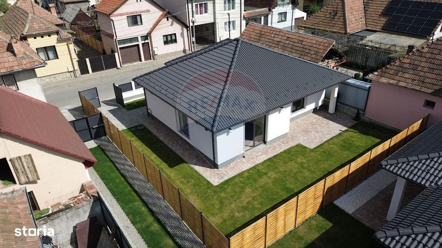 Casă cu 3 camere cu Teren 300 Mp în Central