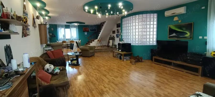 Casă cu 6 camere cu Teren 402 Mp în Central