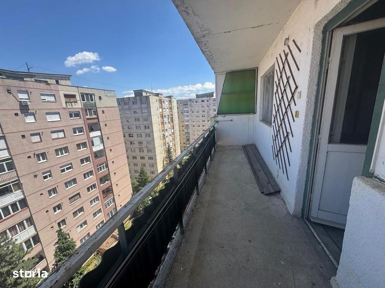 Apartament cu 4 camere în Vasile Aaron