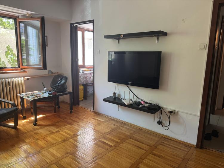Garsonieră semidecomandată în Casa de Cultură