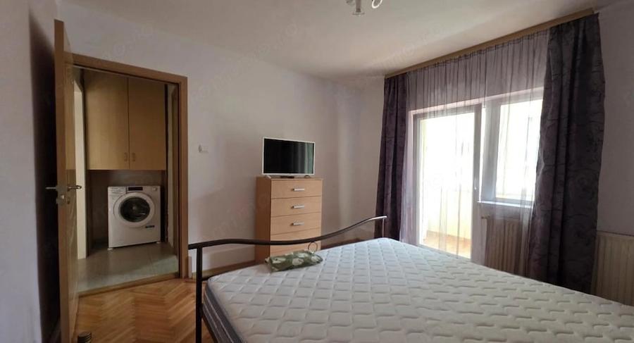 Apartament cu 3 camere decomandat în Lipovei