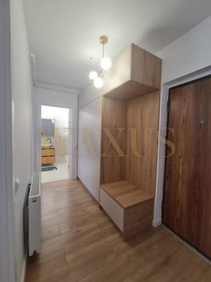 Apartament cu 2 camere semidecomandat, mobilat în Florești