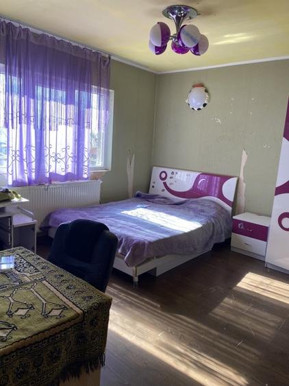 Casă cu 8 camere cu Canalizare în Afumați