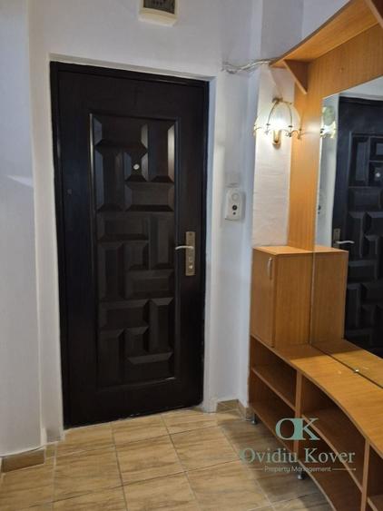 Apartament cu 2 camere, mobilat în Simeria
