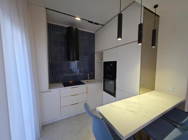 Apartament cu 2 camere semidecomandat, mobilat în Șelimbăr
