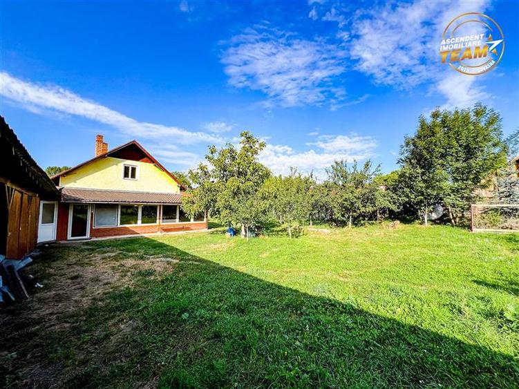 Casă individuală cu 2 camere cu Garaj în Sâncraiu