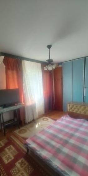 Apartament cu 3 camere semidecomandat în Titan