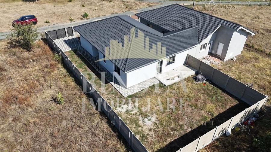 Duplex cu 4 camere cu Canalizare în Giarmata