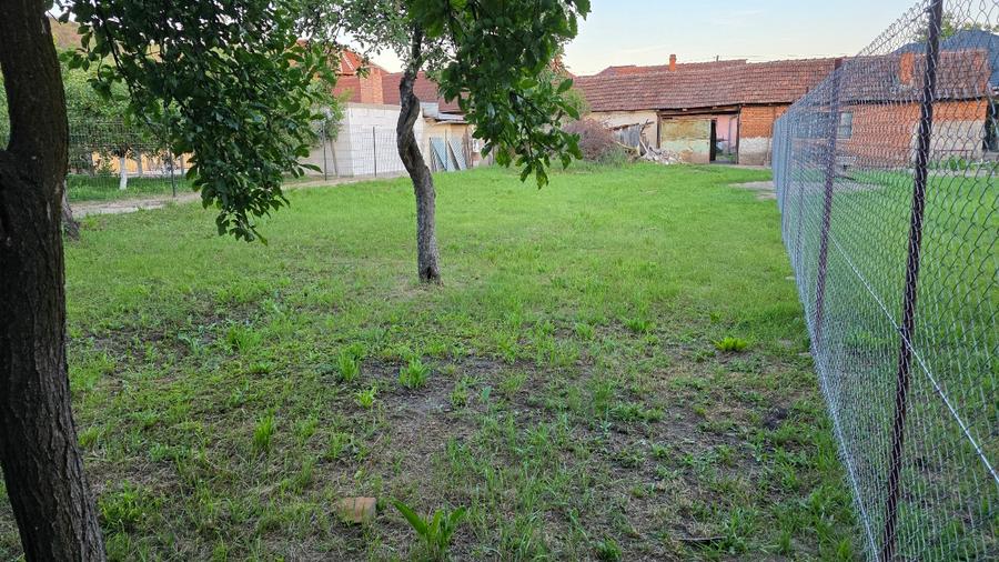 Casă individuală cu 2 camere cu Teren 602 Mp în Central