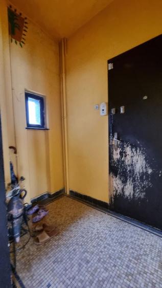 Apartament cu 3 camere semidecomandat în Unirii