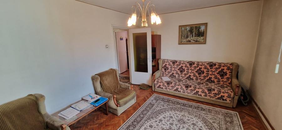 Apartament cu 3 camere decomandat, mobilat în Brazda lui Novac