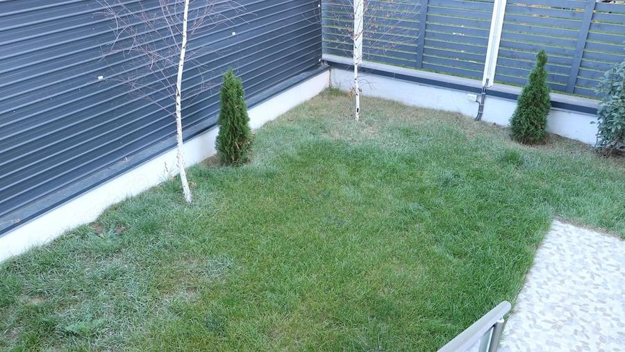 Apartament cu 3 camere semidecomandat în Sud