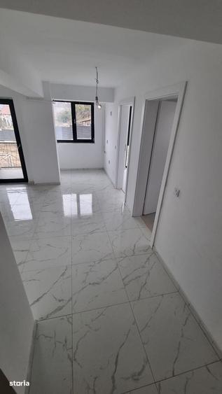 Apartament cu 3 camere în Hlincea