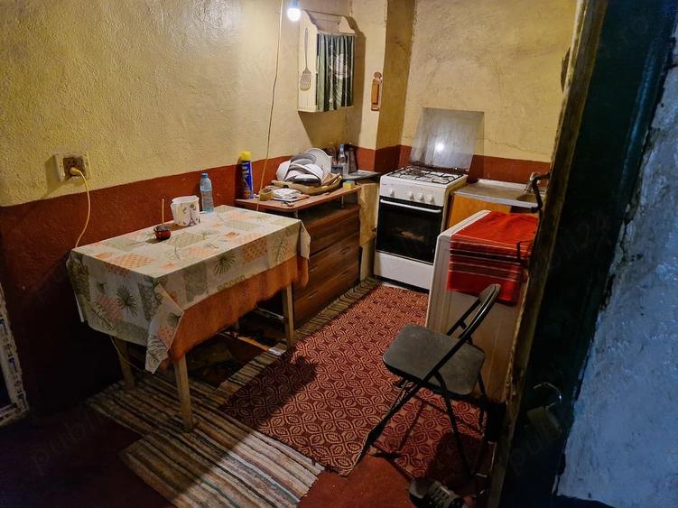 Casă cu 3 camere cu Teren 200 Mp în Central