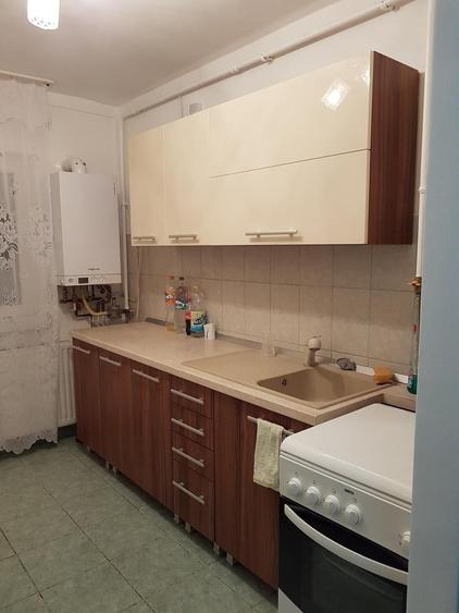 Apartament cu 2 camere semidecomandat în Dacia