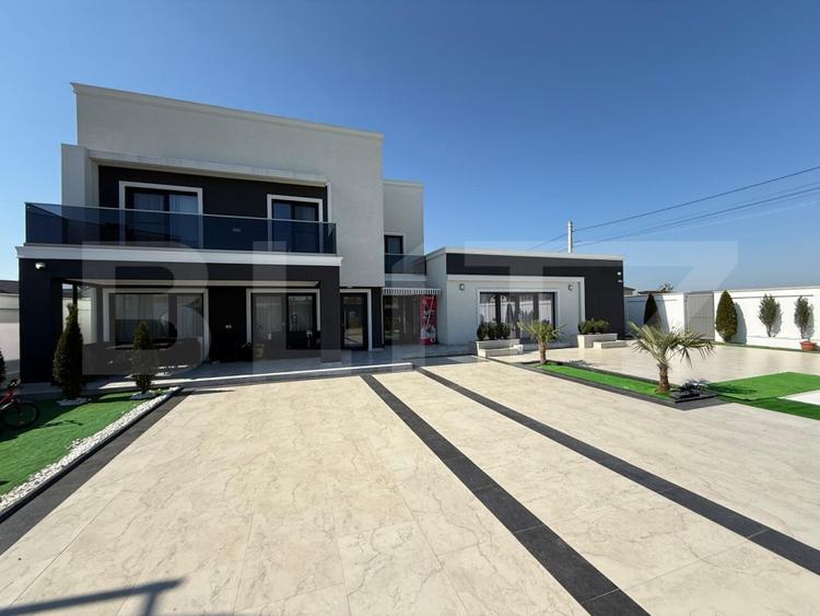 Casă individuală cu 6 camere cu Piscina în Exterior Est