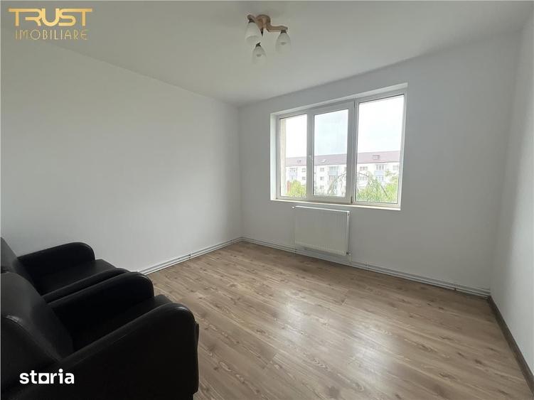 Apartament cu 3 camere decomandat în Decebal