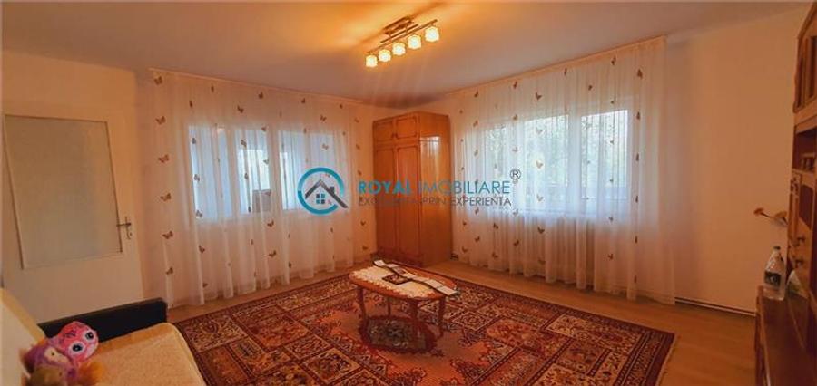 Casă cu 5 camere cu Teren 1800 Mp în Valea Călugărească
