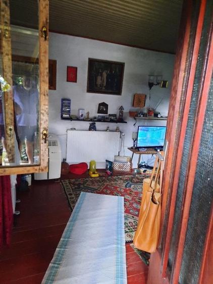 Casă cu 4 camere cu Garaj în Cocorăștii Colț