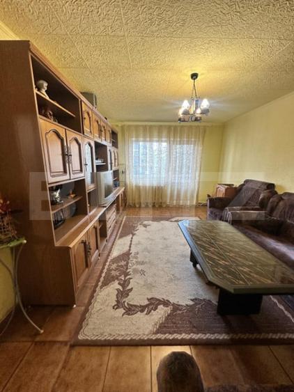 Apartament cu 4 camere decomandat în Central