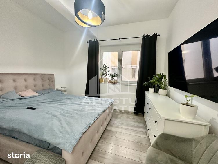 Apartament cu 3 camere decomandat în Girocului