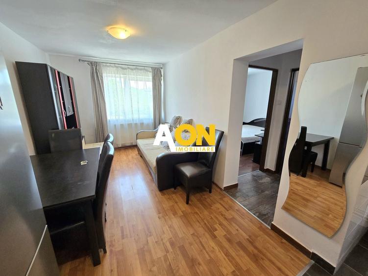 Apartament cu 2 camere semidecomandat, mobilat în Cetate