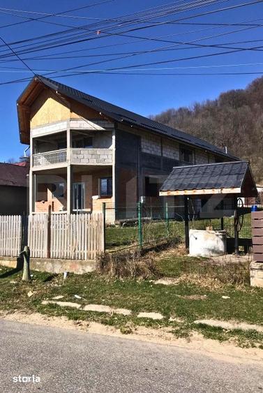 Casă cu 6 camere cu Teren 3050 Mp în Mănești