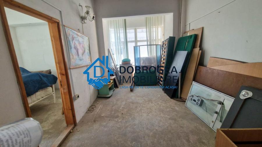 Apartament cu 8 camere decomandat în Ultracentral