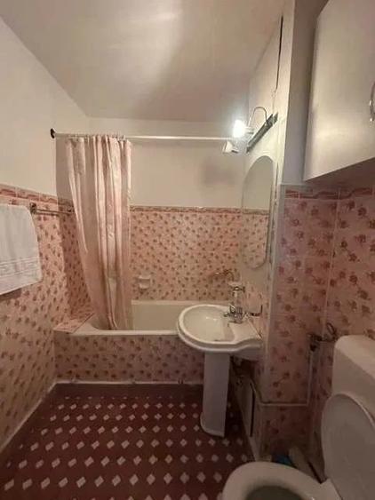 Apartament cu 2 camere semidecomandat în P-ța Romană