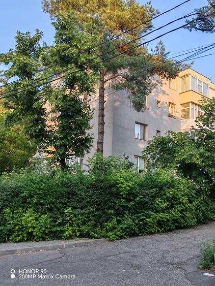 Apartament cu 2 camere semidecomandat în Teilor