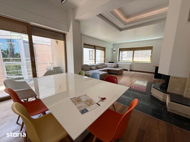 Apartament cu 5 camere în Primăverii