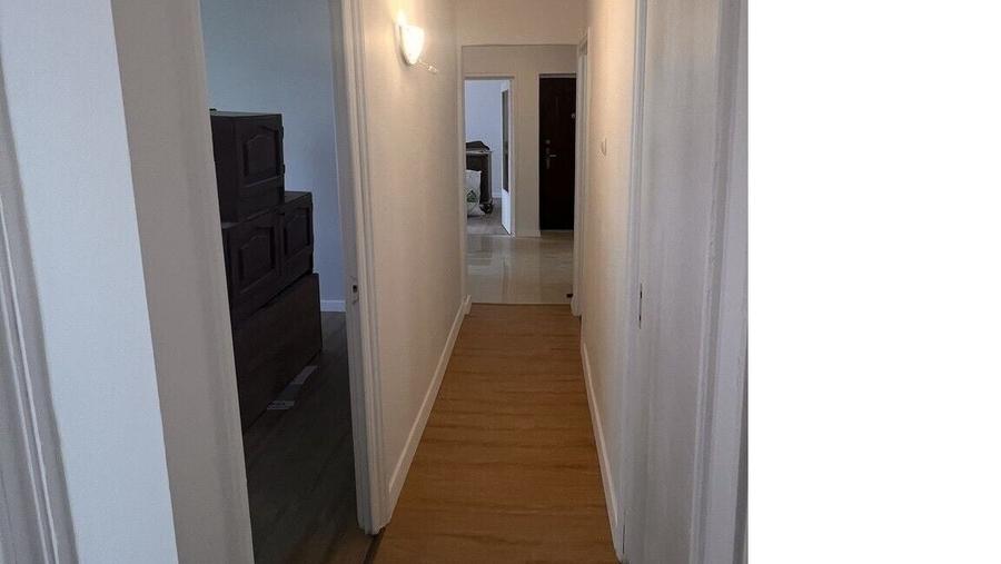 Apartament cu 3 camere decomandat în Dristor