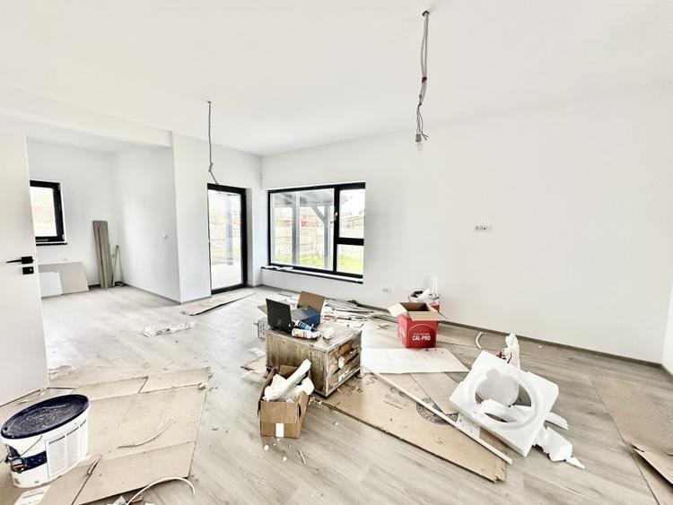 Duplex cu 3 camere cu Canalizare în Moșnița Nouă
