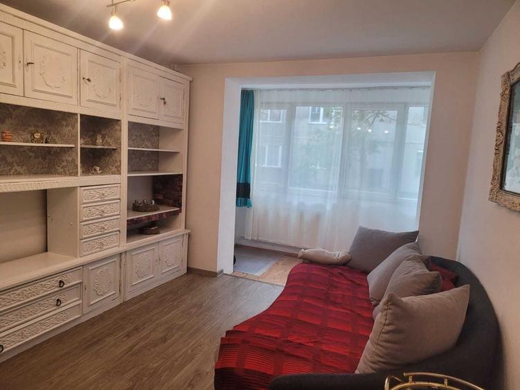Apartament cu 2 camere semidecomandat în Cantemir