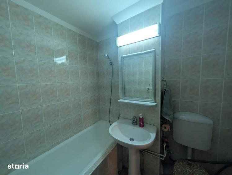 Apartament cu 3 camere decomandat în 9 Mai