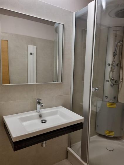 Apartament cu 2 camere decomandat, mobilat în Dorobanți