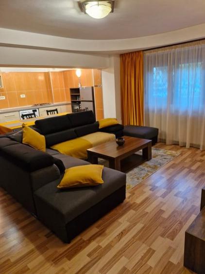 Apartament cu 2 camere semidecomandat, mobilat în Panduri